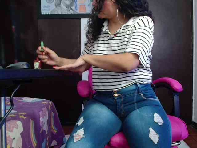 lola-fiery webcam