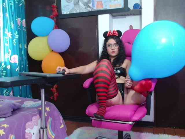 lola-fiery webcam