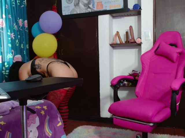 lola-fiery webcam