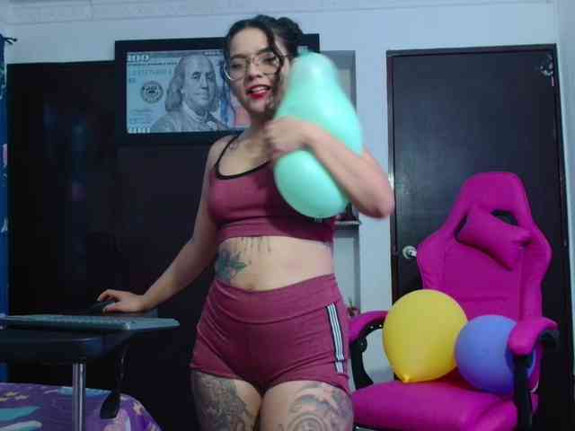 lola-fiery webcam