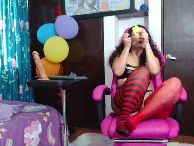 lola-fiery webcam