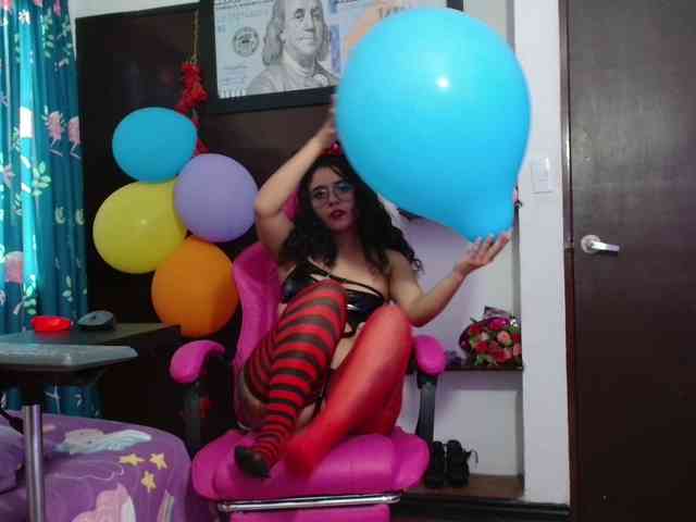 lola-fiery webcam