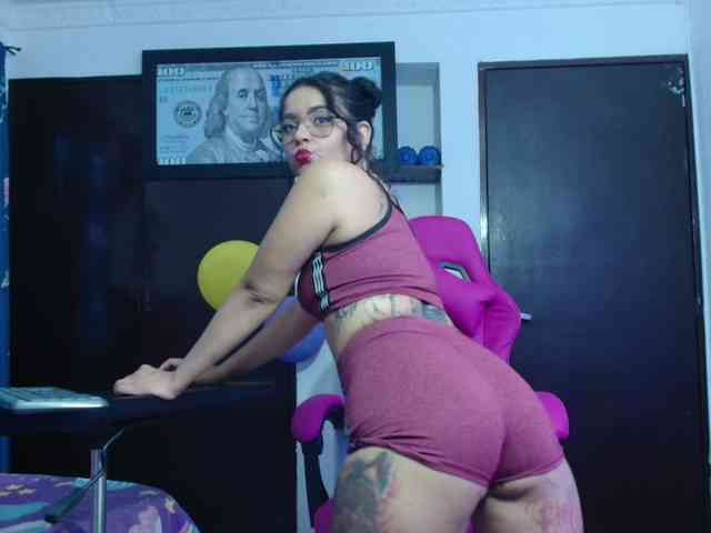 lola-fiery webcam