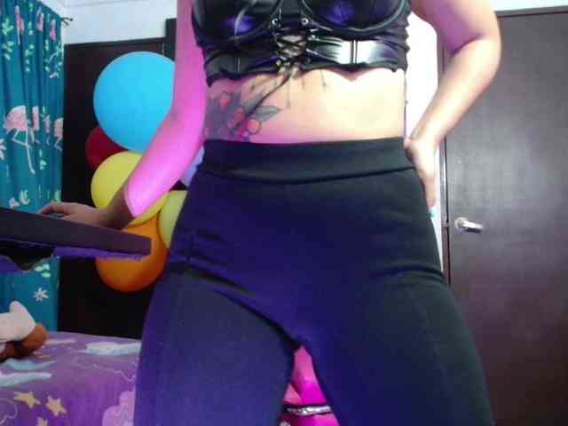 lola-fiery webcam