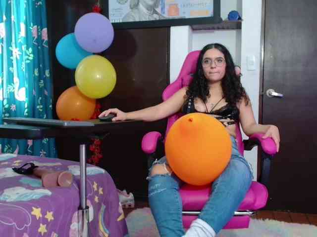 lola-fiery webcam