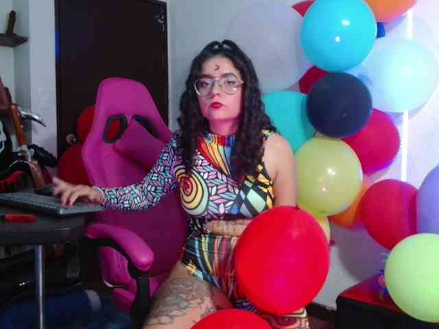 lola-fiery webcam