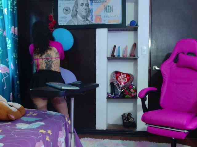 lola-fiery webcam