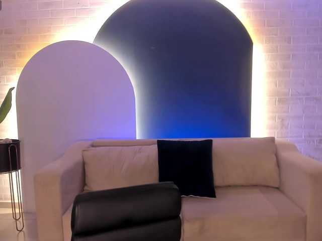 AlinaKravitz's BongaCams show and profile