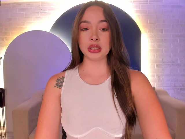 AlinaKravitz's BongaCams show and profile