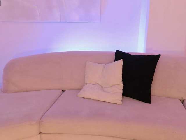 AlinaKravitz's BongaCams show and profile