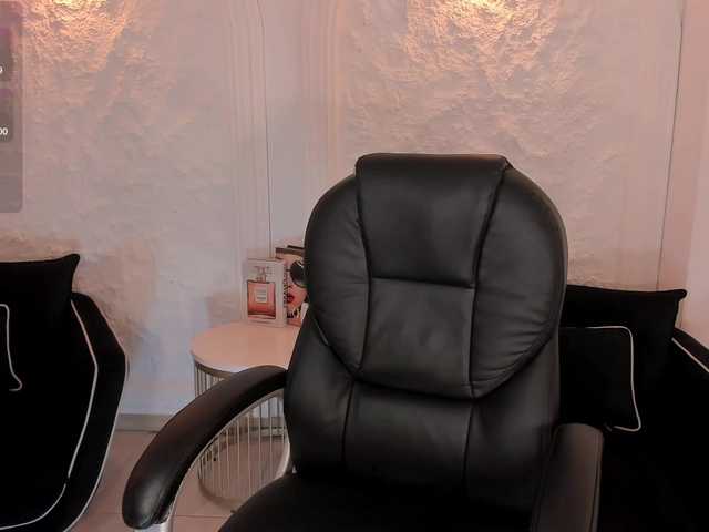 AlinaKravitz's BongaCams show and profile