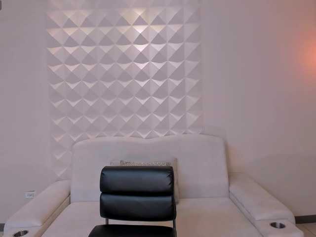 AlinaKravitz's BongaCams show and profile