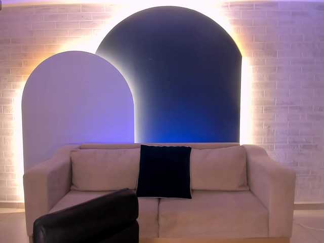 AlinaKravitz's BongaCams show and profile