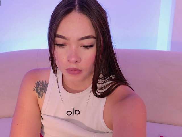 AlinaKravitz's BongaCams show and profile