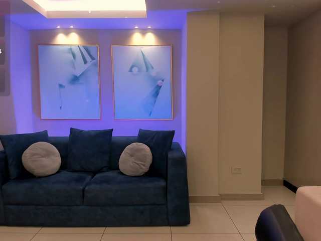 AlinaKravitz's BongaCams show and profile