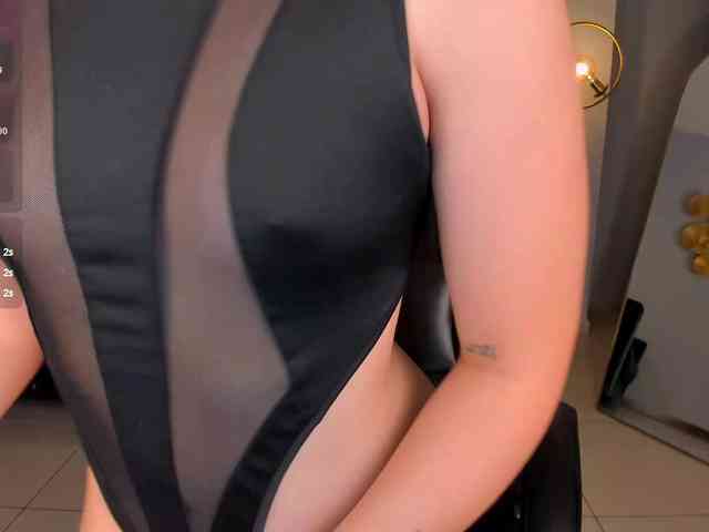 AlinaKravitz Live Webcam on BongaCams