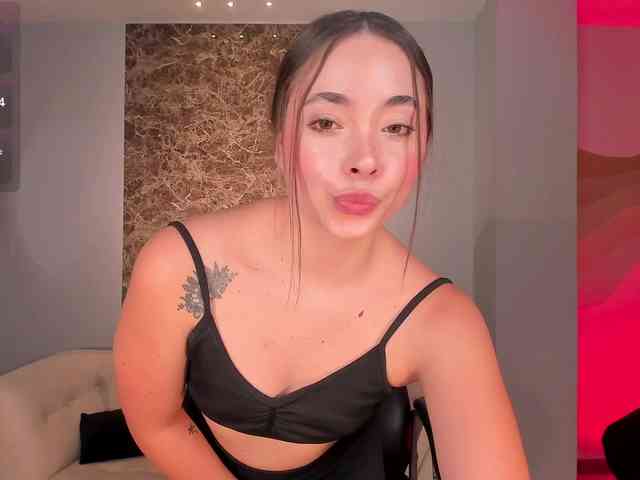 AlinaKravitz webcam