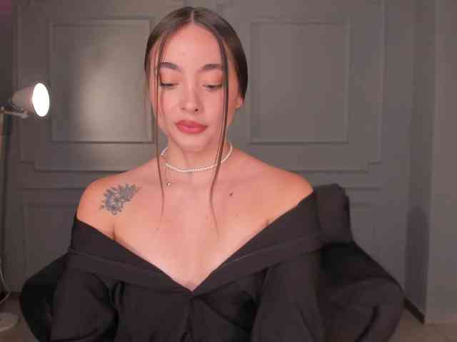 AlinaKravitz webcam