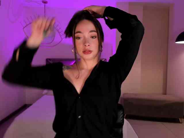 AlinaKravitz webcam