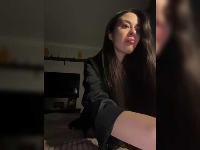 Lili-Lindy's BongaCams show and profile