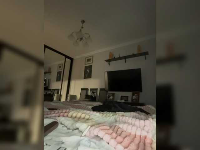 Lili-Lindy's BongaCams show and profile