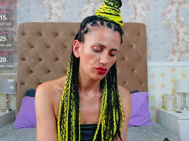Vivian-Cross webcam
