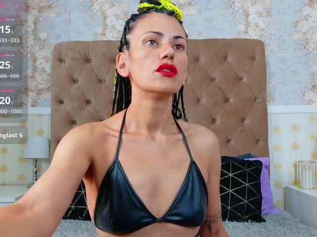 Vivian-Cross webcam