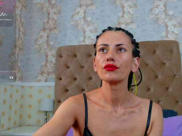 Vivian-Cross webcam
