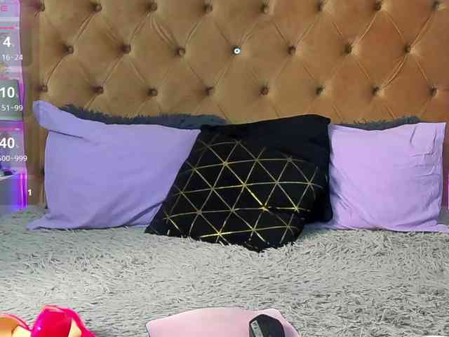 Vivian-Cross webcam