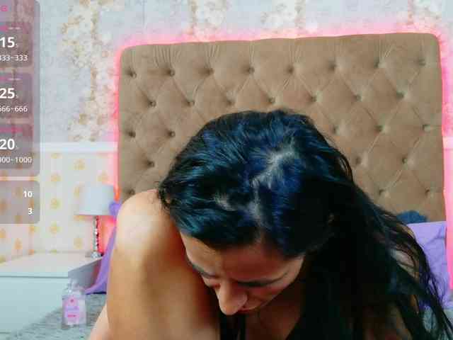 Vivian-Cross's webcam live show