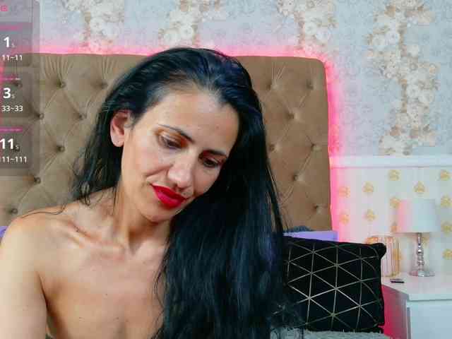 Vivian-Cross webcam