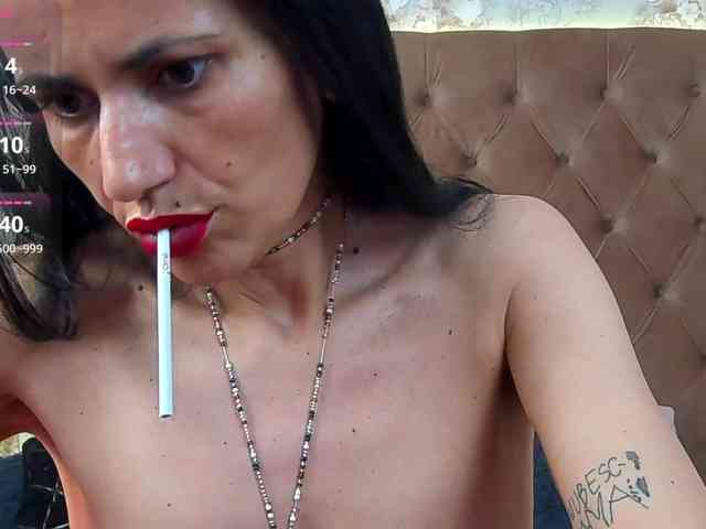 Vivian-Cross webcam