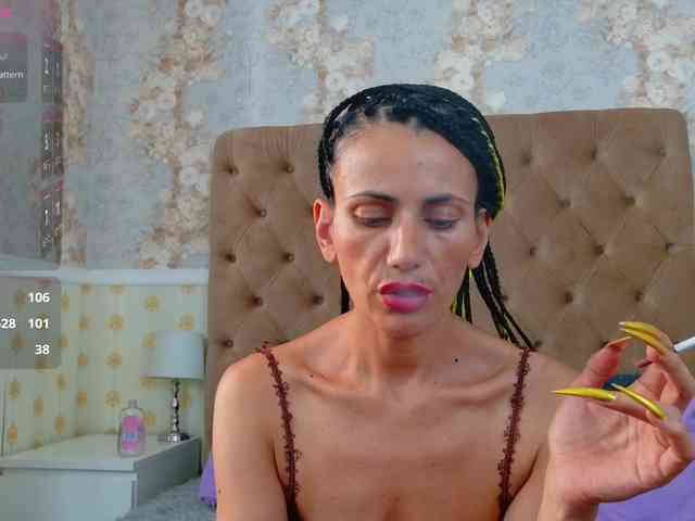 Vivian-Cross webcam