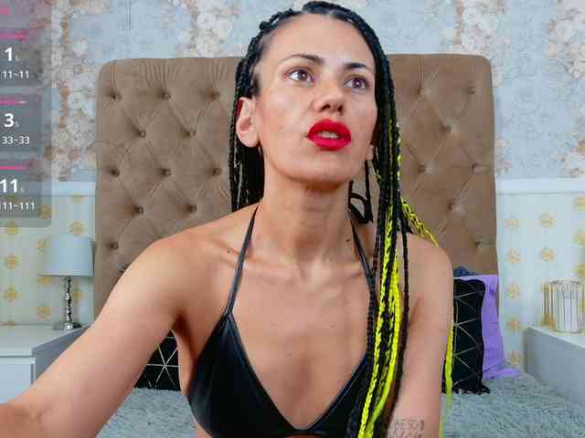 Vivian-Cross webcam