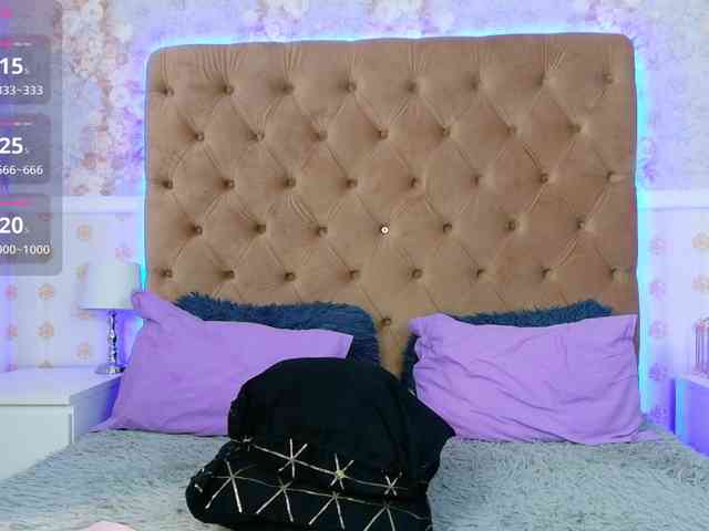 Vivian-Cross webcam