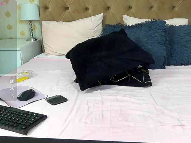 Vivian-Cross webcam