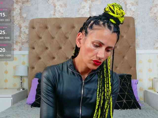 Vivian-Cross webcam