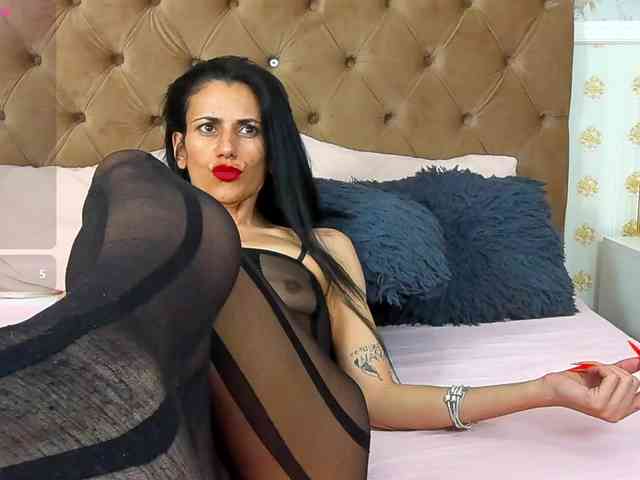 Vivian-Cross webcam