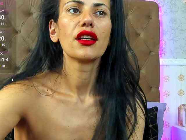 Vivian-Cross webcam