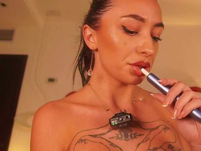 LunaMystyque's BongaCams show and profile