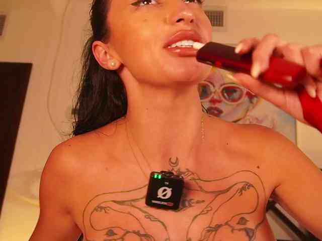 LunaMystyque Live Webcam on BongaCams