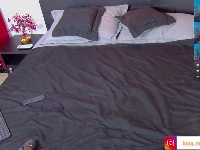 Lunamistyc's BongaCams show and profile