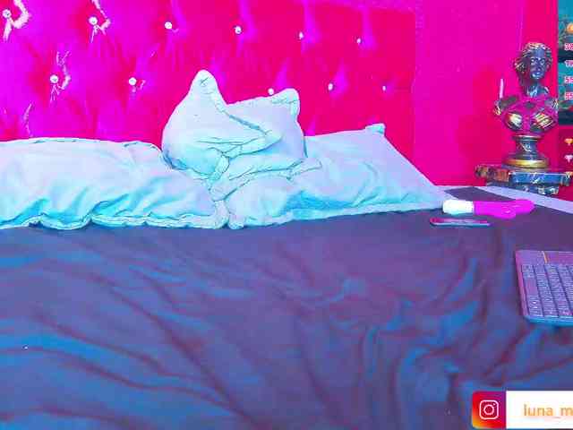 Lunamistyc Live Webcam on {site_name}