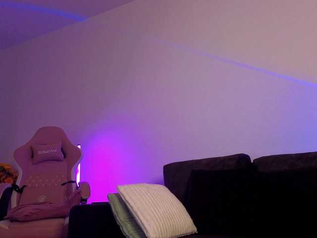 Sex chat gratuit in direct cu KimSkyex pe BongaCams