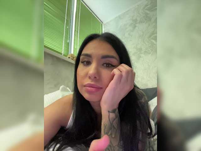 VeryVery5's BongaCams show and profile