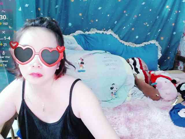 SweetMilk85 webcam