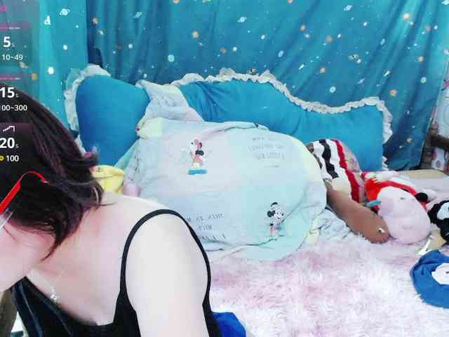 SweetMilk85 webcam