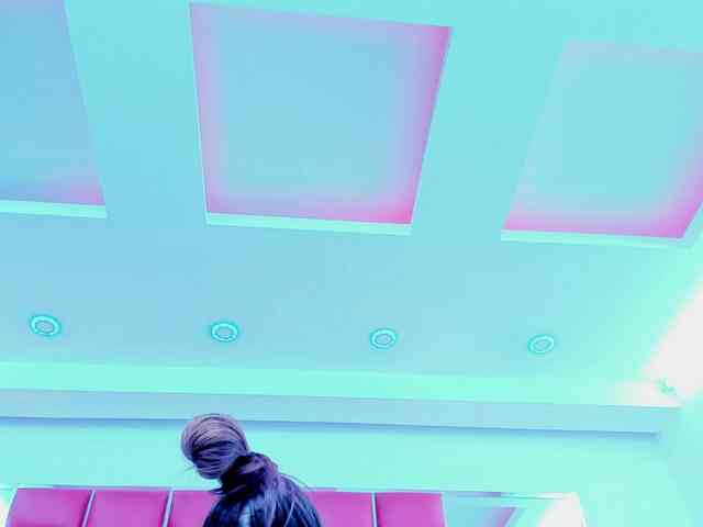 MiaReyes webcam