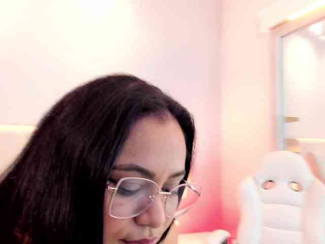 adhilaa- Live Webcam on BongaCams