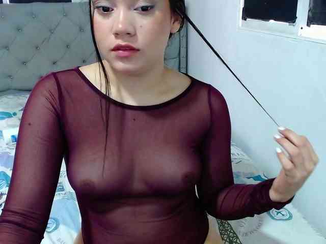 MaddisonAders webcam